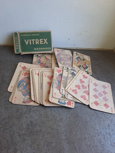 Très ancien jeu cartes - très,