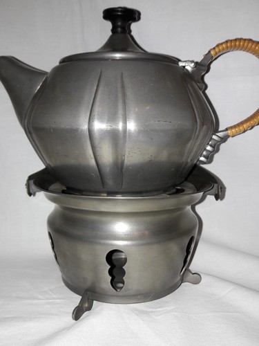 Ancienne théière étain