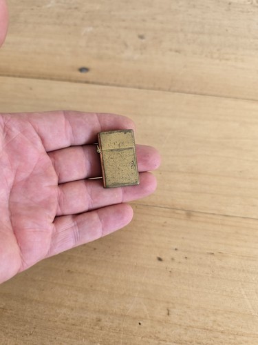 Ancien petit briquet - ancien,