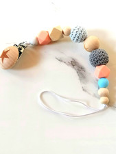 Attache sucette attache