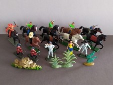 STARLUX FARWEST COWBOYS ensemble de plusieurs figurines et décors lot 1