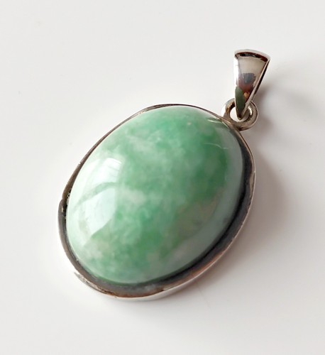 Pendentif jade sur argent - en,