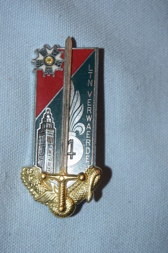 B153 insigne militaire