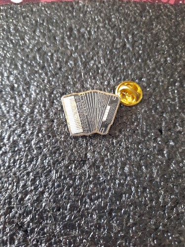 Pin accordéon instrument - pin's,