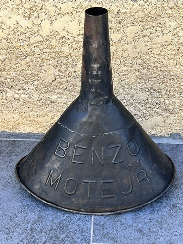 Ancien grand entonoir - grand, de