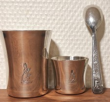 Ancien Service à Baptême en Métal Argenté. Décor Lapin. Très bon état 