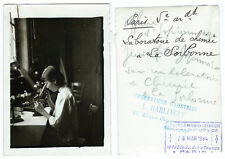 photo une étudiante microscope/ Laboratoire de chimie / La Sorbonne Paris 1934