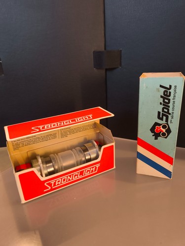 Jeu pédalier stronglight - de,