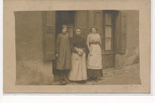 CARTE PHOTO A LOCALISER : craponne sur arzon (?), personnages - tres bon etat