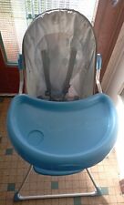 Chaise haute avec tablette pour enfant Safety 1st.