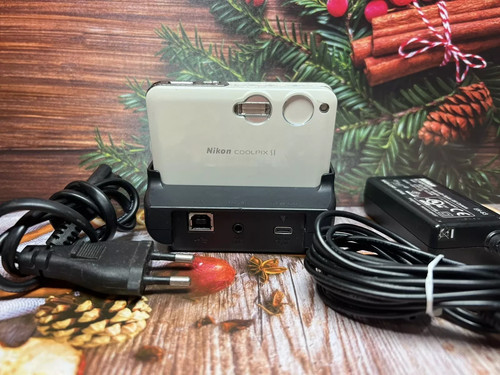 Nikon coolpix white - coolpix, s1