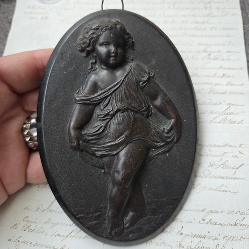 Médaillon gutta percha putti - médaillon,