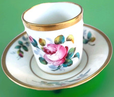 tasse et soucoupe en