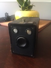 VINTAGE ANTIQUE KODAK BROWNIE