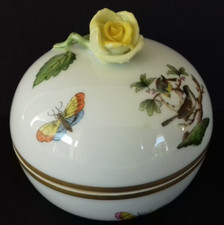 Boite à bijoux en porcelaine à la rose, papillon, Herend, Hungaria, fait main