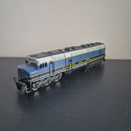 Lima 220284 locomotive - n,