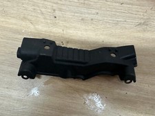 75810471C UN CACHE PLASTIQUE