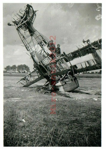 Photo ww2 rata debout - un,