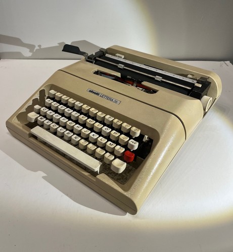 Machine écrire olivetti - à,