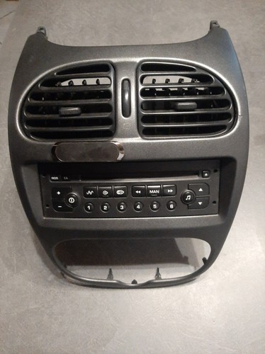 Console central avec autoradio - console,