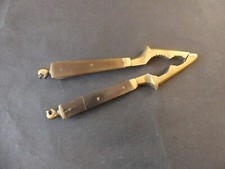 CASSE NOIX ET NOISETTES EN