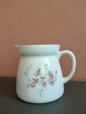 Pichet en porcelaine de