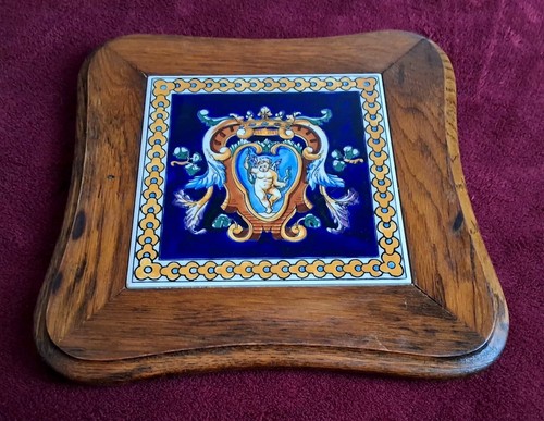 Anciien dessous plat en - dessous, de