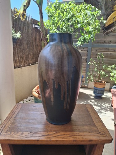 Vase léon pointu signé - vase,