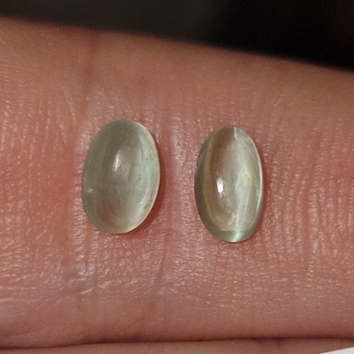 Cat eye kornerupine pair - eye,