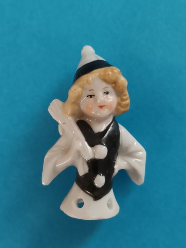 Demi figurine half - figurine,
