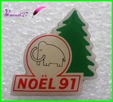 Pin's Magasin MAMMOUTH Noël 91 avec sapin  #H1