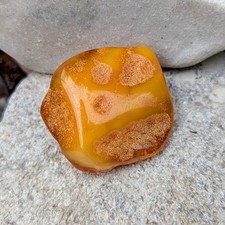 Jaune d'oeuf en pierre libre