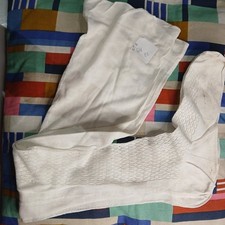 Bas anciens tricotés, lettres brodées main N°8