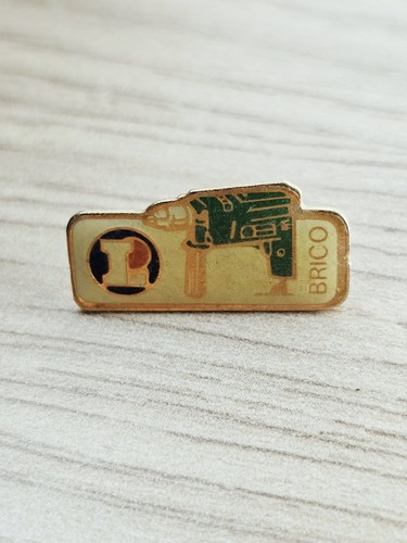 Pin pins - pin's, publicité