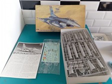 0104261 Maquette avion 1/48