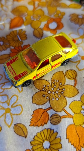 Majorette ford sierra jaune - majorette,