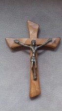 Ancien crucifix en bois d'olivier et bronze signé Moutié