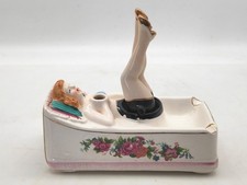 Cendrier ancien pin-up en porcelaine émaillée PATENT.T.T décor floral Art Déco