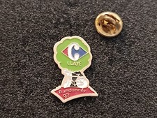 Pin's Logo Carrefour Claye Magasin Commerce Randonnée 92 Vélo Sport - Pin L11