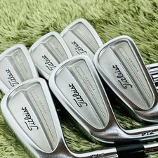 Ensemble de fers à gauche