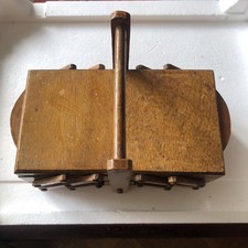 Ancienne Travailleuse Boîte