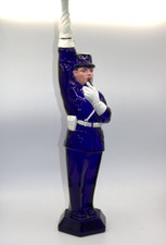 Bouteille Gendarme liqueur Raspail avec bâton verre bleu Arcueil Paris 1950