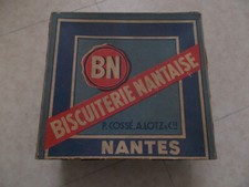 ANCIENNE GRANDE BOITE CARTON BISCUITERIE NANTAISE BN BON ETAT