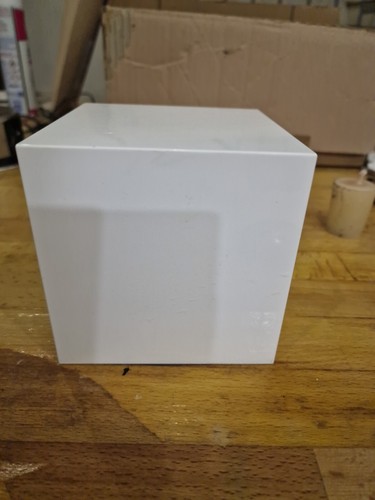Presentoir cube blanc - presentoir,
