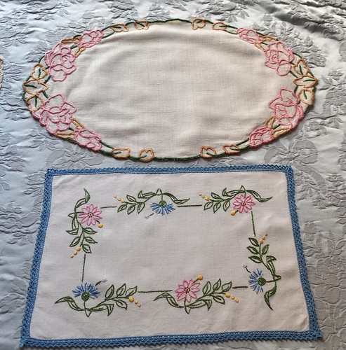 Napperons anciens brodes a - 2,
