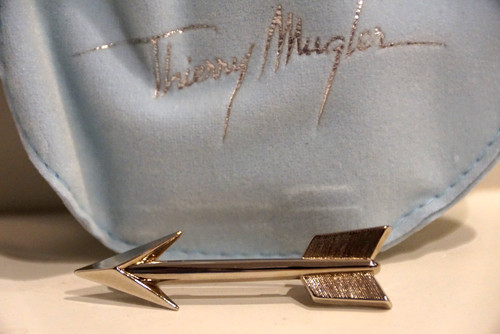 Broche flèche thierry mugler - flèche,