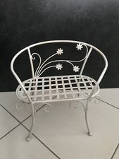 Petit banc beige en métal