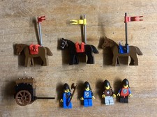 Lot  4 figurine lego moyen âge ancien chevalier Château Fort Soldats Chevaux