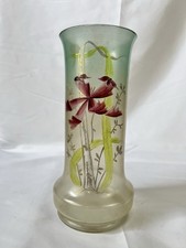VASE EN VERRE ÉMAILLÉ À DÉCOR FLORAL