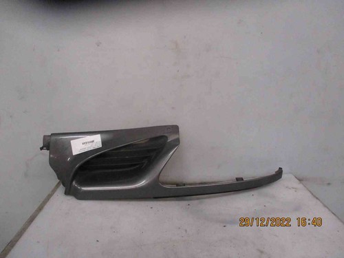 Grille calandre laterale avant